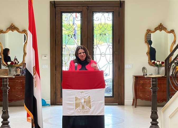 خطوات إجراء التحويلات المالية وتدبير النقد الأجنبي للطلاب المصريين في الخارج