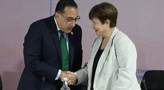 عاجل: بعثة صندوق النقد الدولي تبحث مع رئيس الحكومة المصرية سعر الصرف ورفع أسعار البنزين