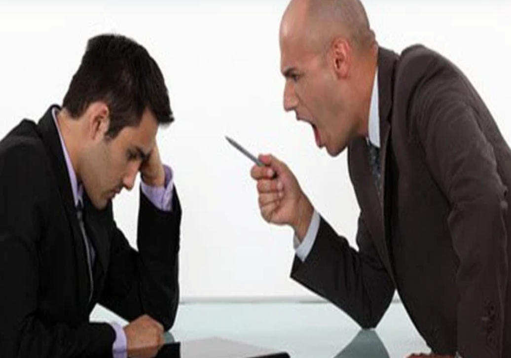 للحفاظ على صحتهم العقلية..أستراليا تبدأ تطبيق قانونا يمنح الموظفين حق عدم الرد على أصحاب الشركات بعد انتهاء ساعات العمل