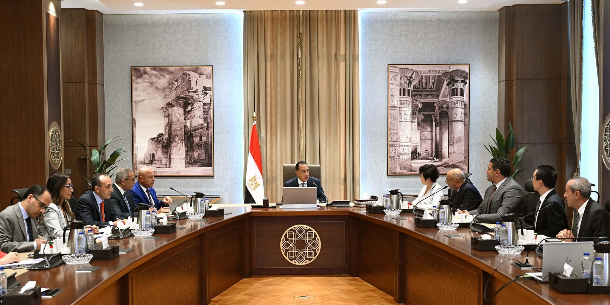 رئيس الحكومة المصرية يبحث مع شركة «BYD» العالمية و«مجموعة المنصور» تصنيع السيارات الكهربائية محليا