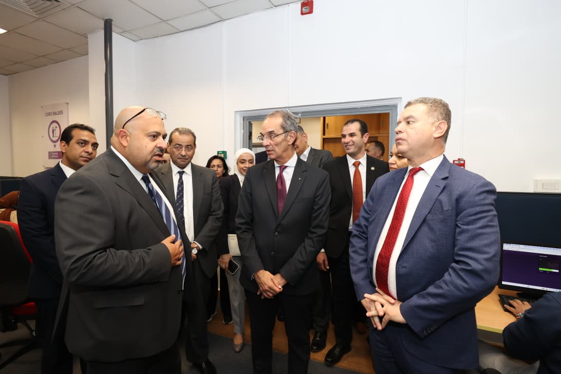 وزير الاتصالات يتفقد شركات تكنولوجيا المعلومات بالأقصر وقنا.. ويؤكد دعم الدولة لريادة الأعمال في المحافظات