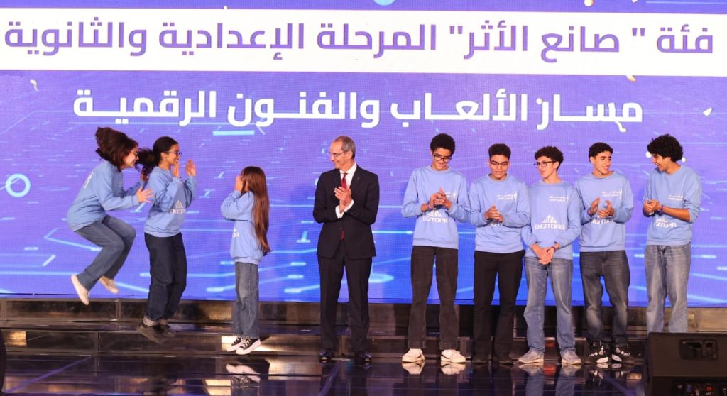 وزير الاتصالات